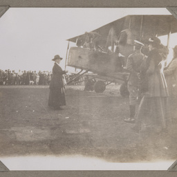 Vickers Vimy arrival at Darwin.