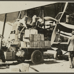 Refuelling the Vickers Vimy.