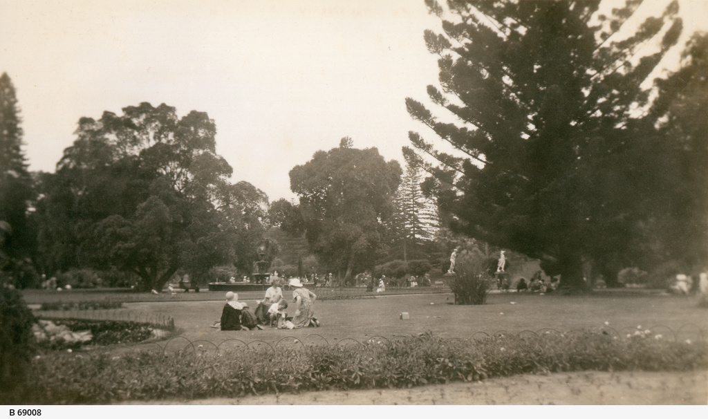 Picnic at the Botanic Gardens • Photograph • State Library of South
