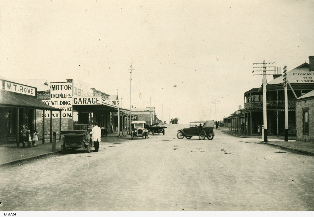 High Street, Strathalbyn • Photograph • State Library of South Australia