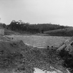 Happy Valley Reservoir : Clarendon Weir
