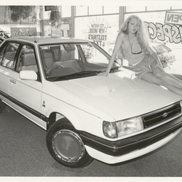 Photographs relating to Messenger Press : cars