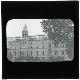 Development of Adelaide 1839-1914: series of lantern slides.