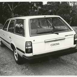 Photographs relating to Messenger Press : cars