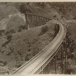 Adelaide and the Adelaide Hills: album of views