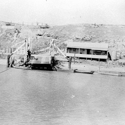 Tailem Bend ferry house and landing