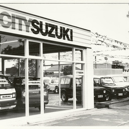 Photographs relating to Messenger Press : cars
