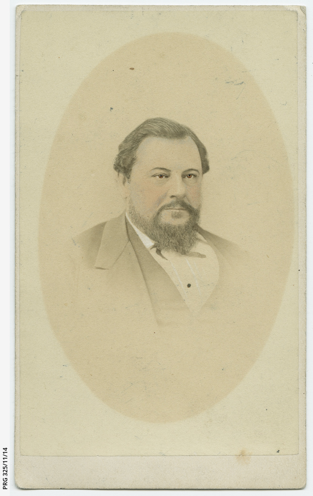 Photographs of the Neill, Crooks and Thomas families • Photograph