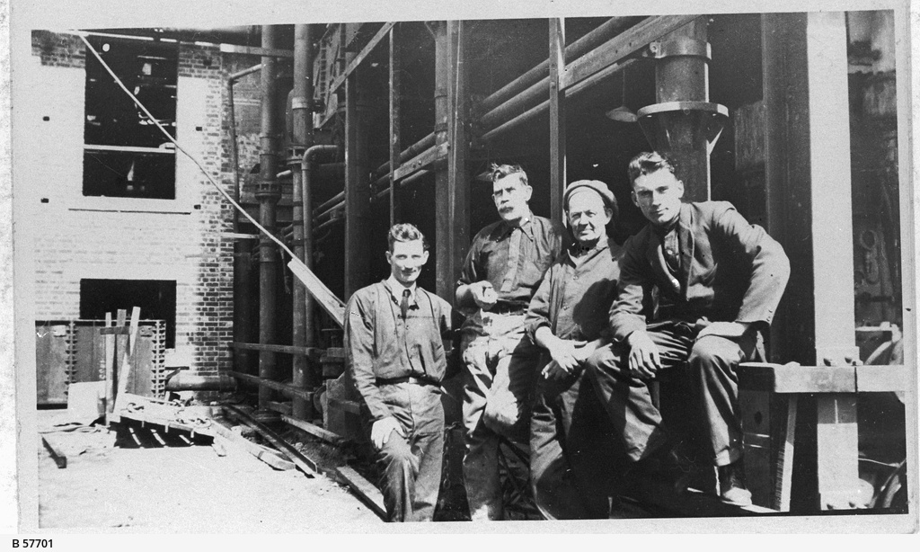 colonial-sugar-refinery-at-glanville-photograph-state-library-of