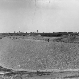 Happy Valley Reservoir : Main embankment