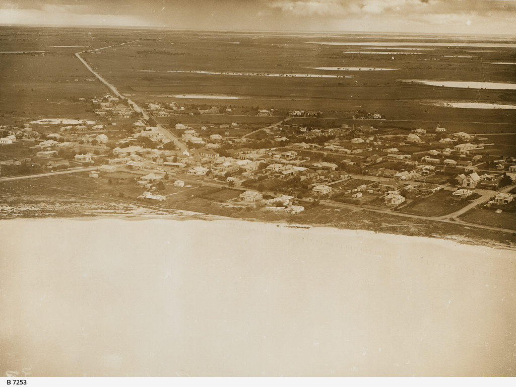 Aerial view of Yorketown • Photograph • State Library of South Australia
