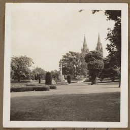 Cross of remembrance, Pennington Gardens.