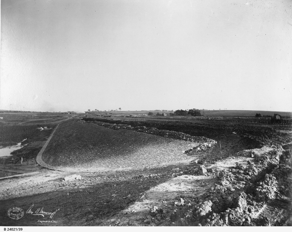 Happy Valley Reservoir Main embankment • Photograph • State Library