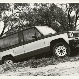 Photographs relating to Messenger Press : cars