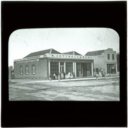 Development of Adelaide 1839-1914: series of lantern slides.