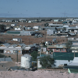 View over the Andamooka township.