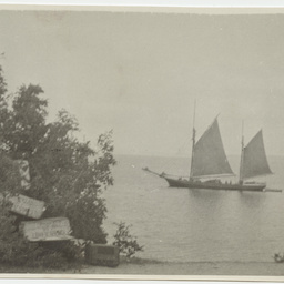 Sailing ketch at Kingscote