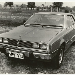 Photographs relating to Messenger Press : cars