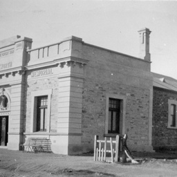 Memorial Hall, Brinkworth