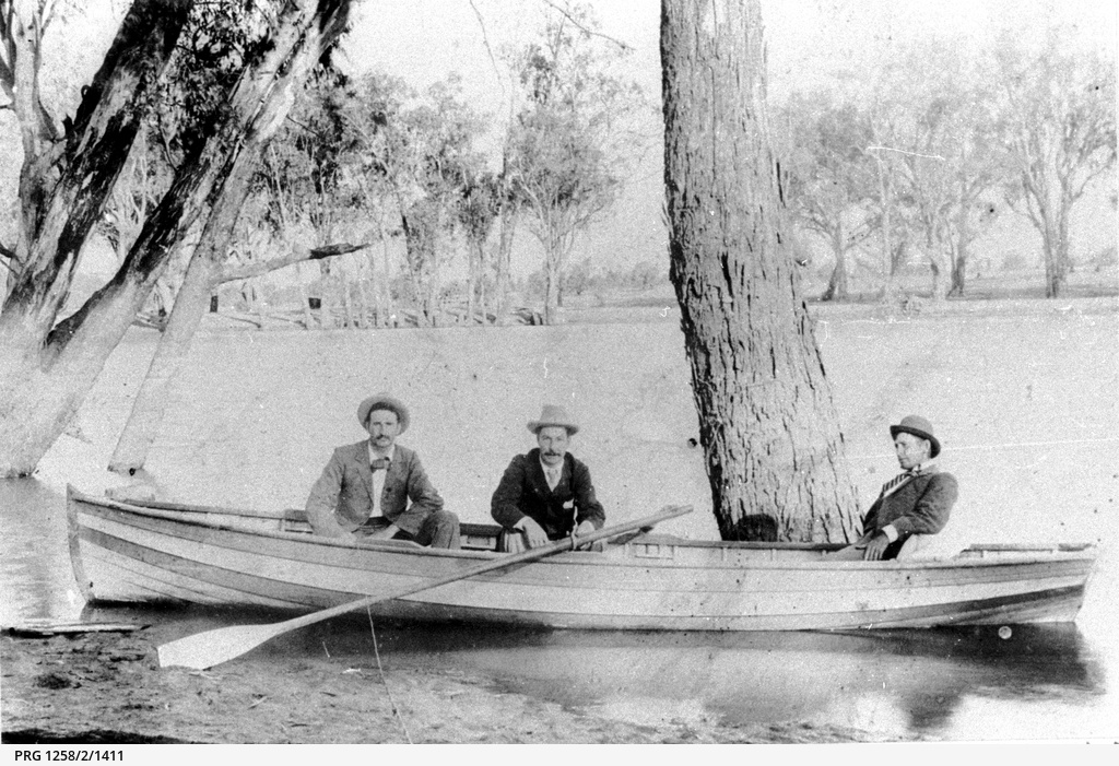 party boat mildura boating party in rowboat near mildura photograph state party boat mildura boating party in rowboat near mildura photograph state