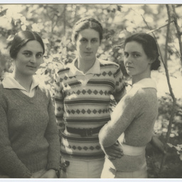 Photos of the Heysen family and The Cedars