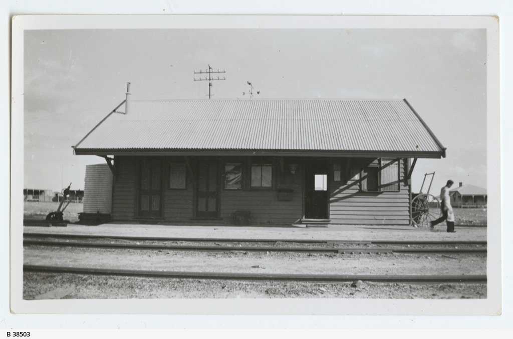 Cook Railway Station • Photograph • State Library of South Australia
