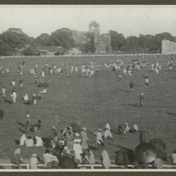 Spectators at Calcutta.