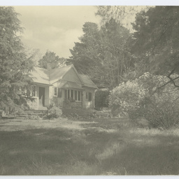 Photos of the Heysen family and The Cedars