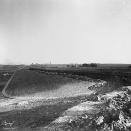 Happy Valley Reservoir : Main embankment
