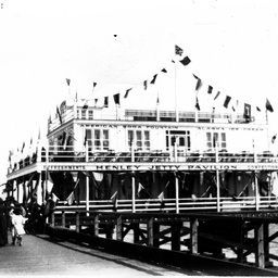 Henley Beach jetty kiosk