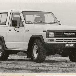 Photographs relating to Messenger Press : cars