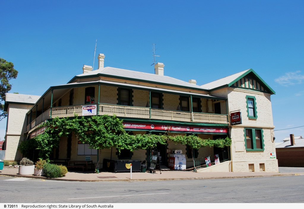 light-hotel-eudunda-photograph-state-library-of-south-australia