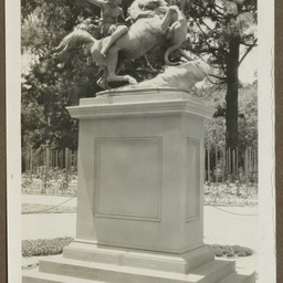 Statue
