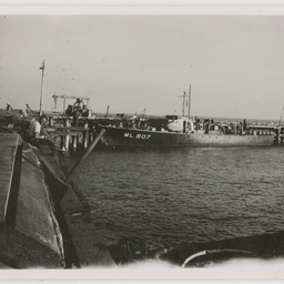 Colin James Ellis, World War II photograph album, Darwin.