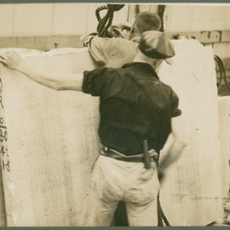 Loading building stone