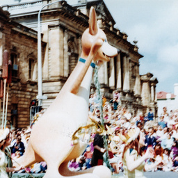 John Martin's Christmas pageant : Giant kangaroo