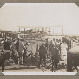 Vickers Vimy arrival at Darwin.