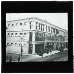 Development of Adelaide 1839-1914: series of lantern slides.