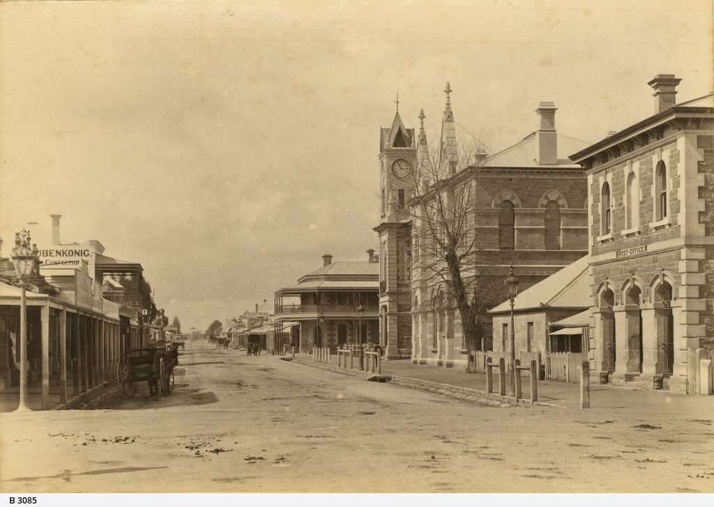 Mount Gambier Commercial St • Photograph • State Library of South