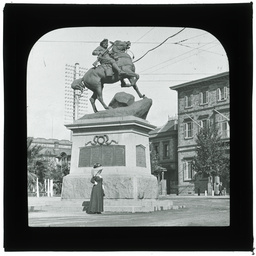 Development of Adelaide 1839-1914: series of lantern slides.