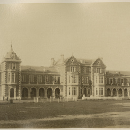 Adelaide and the Adelaide Hills: album of views