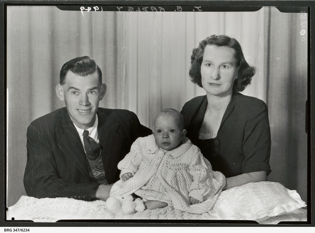 Radley family • Photograph • State Library of South Australia