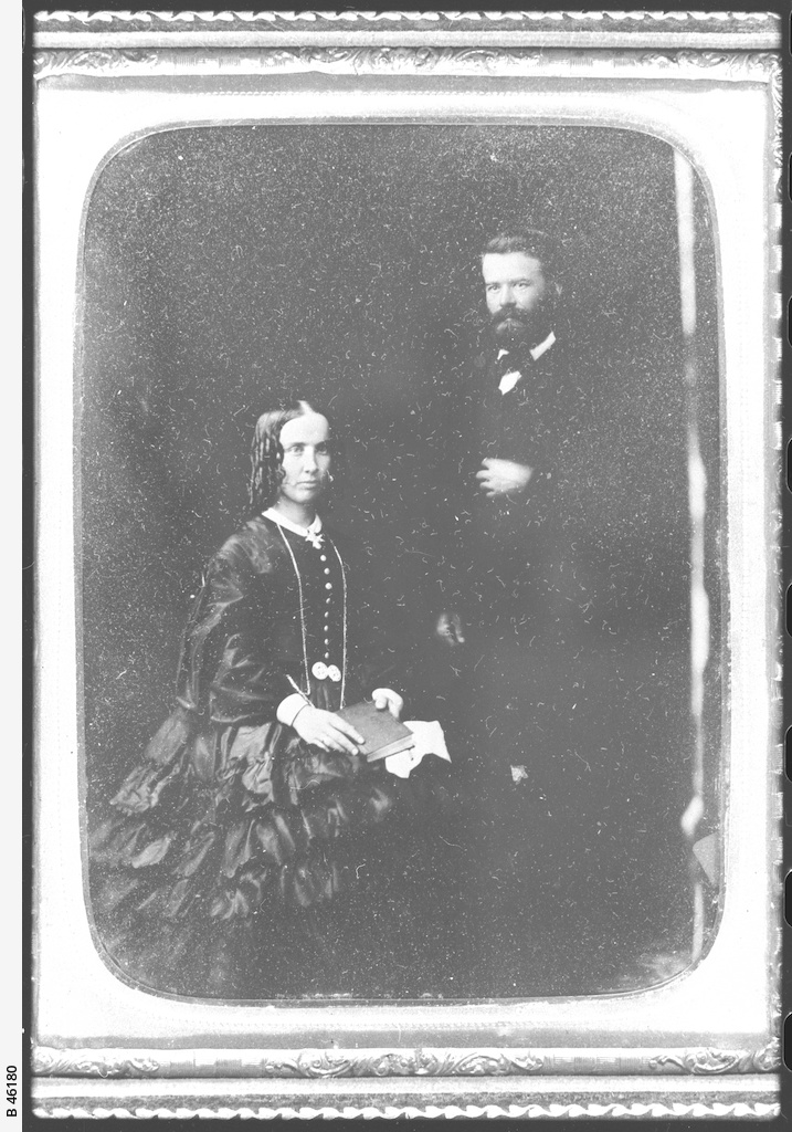 Alexander Borthwick Murray and Margaret Murray • Photograph • State
