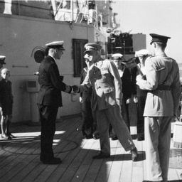 Sir Willoughby Norrie meets Captain Harries on HMAS Australia