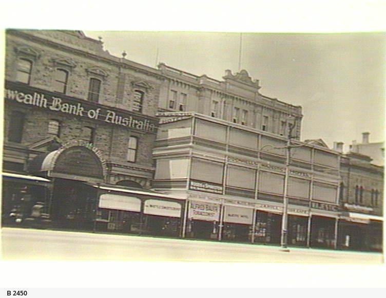 King William Street, Adelaide • Photograph • State Library of South Australia King William Street, Adelaide • Photograph • State Library of South Australia