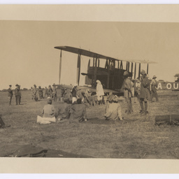Vickers Vimy surrounded by onlookers at Delhi