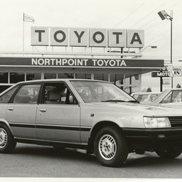 Photographs relating to Messenger Press : cars