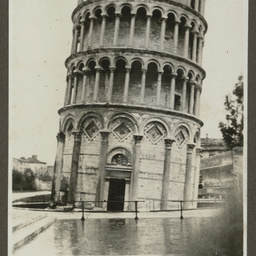 Leaning Tower of Pisa.