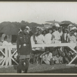 Spectators at Calcutta.