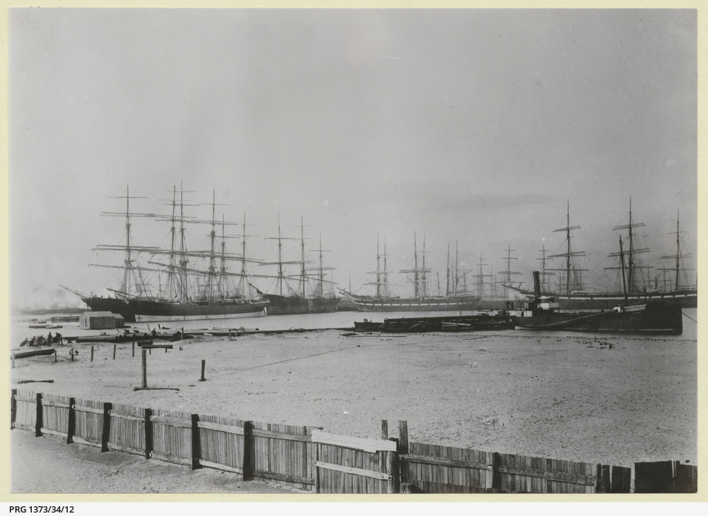Shipping, Melbourne • Photograph • State Library of South Australia